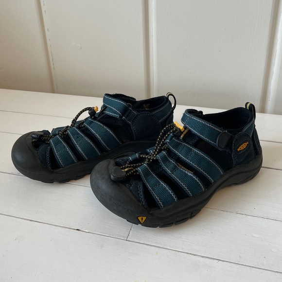 Keen Big Kids' Size 3 Newport H2 Waterproof shoes - Picture 3 of 6
